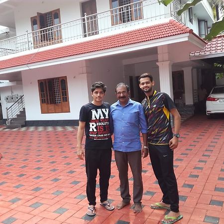 Thrissur Grace Guest Home מראה חיצוני תמונה